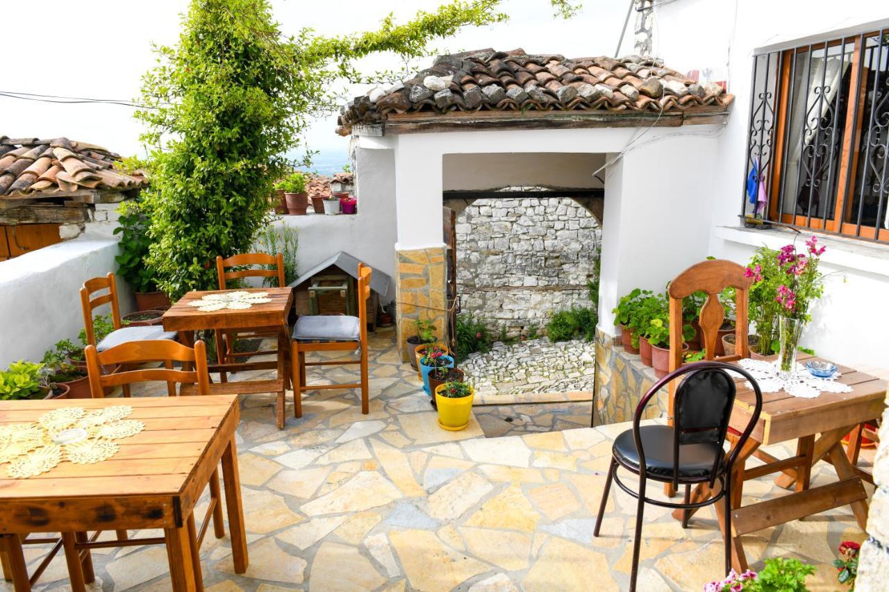 Guest House Luli Берат Екстериор снимка