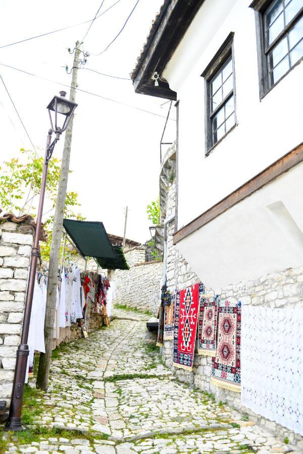 Guest House Luli Берат Екстериор снимка
