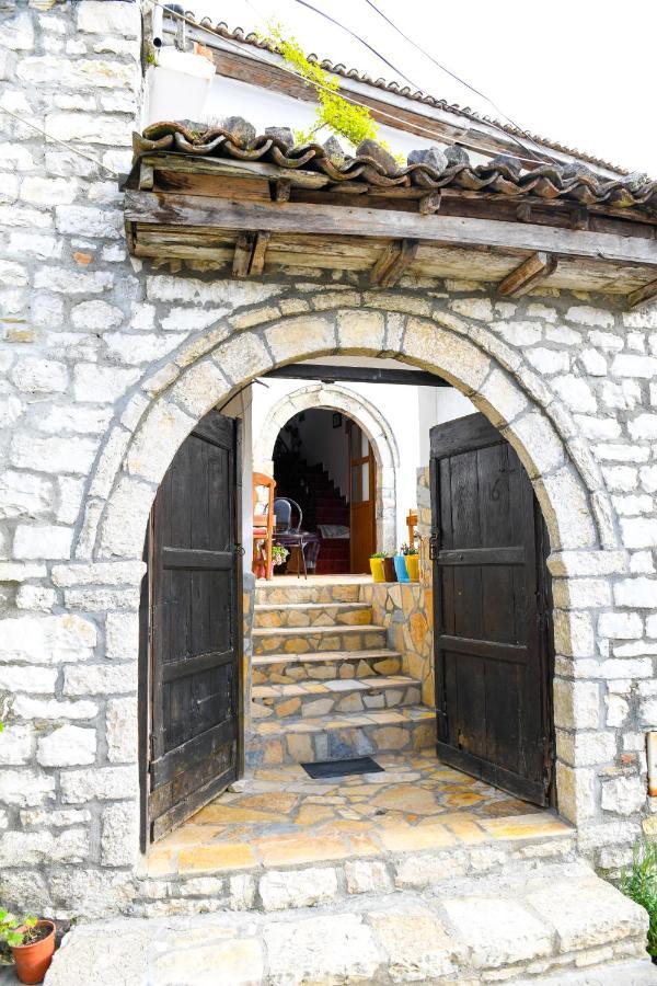 Guest House Luli Берат Екстериор снимка