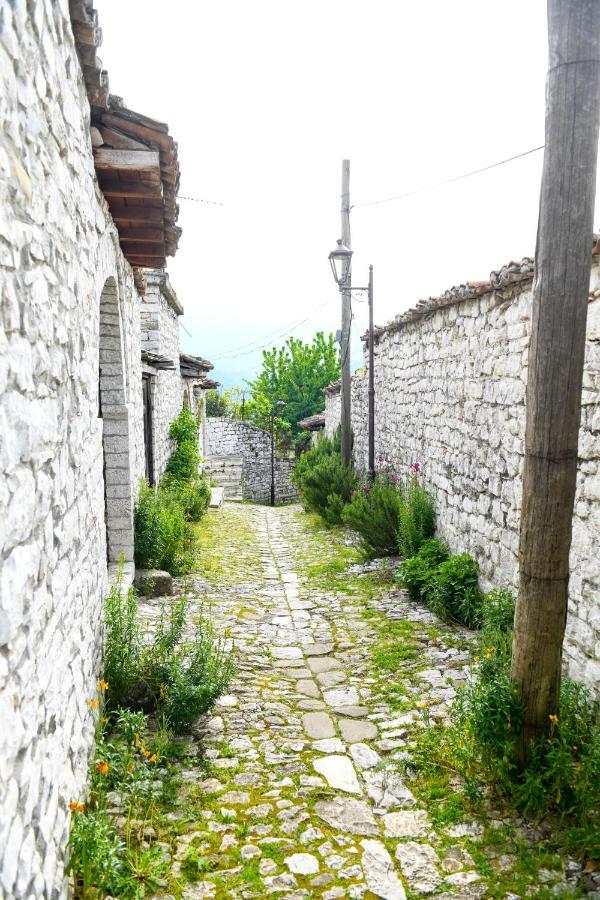 Guest House Luli Берат Екстериор снимка