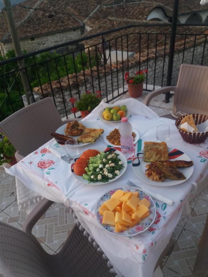 Guest House Luli Берат Екстериор снимка