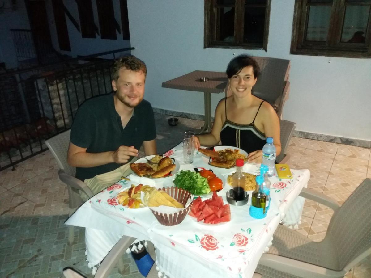 Guest House Luli Берат Екстериор снимка