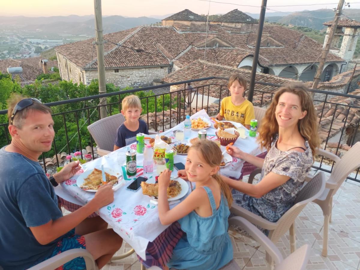 Guest House Luli Берат Екстериор снимка