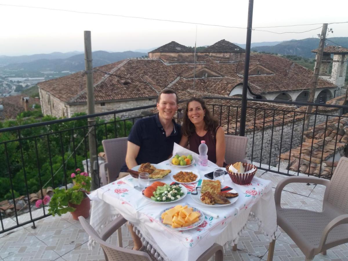 Guest House Luli Берат Екстериор снимка