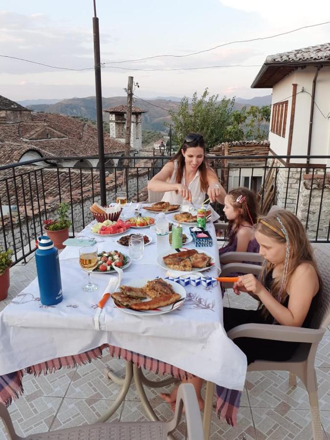Guest House Luli Берат Екстериор снимка