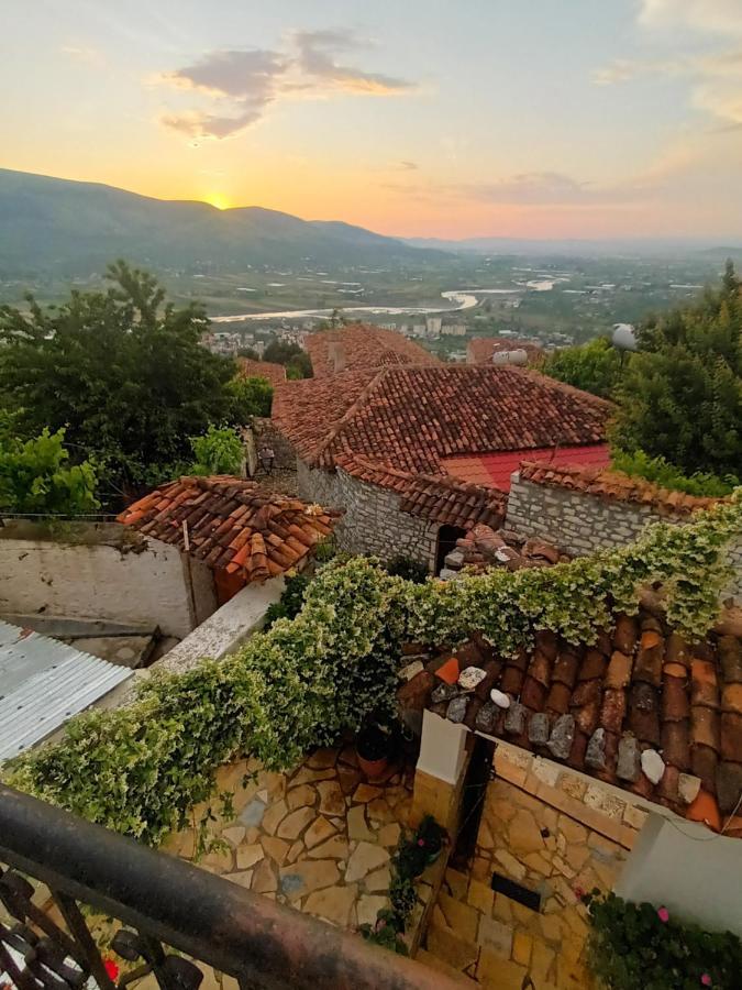 Guest House Luli Берат Екстериор снимка