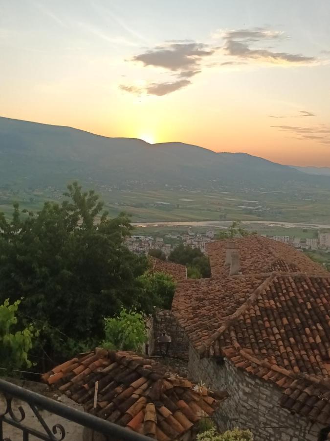 Guest House Luli Берат Екстериор снимка